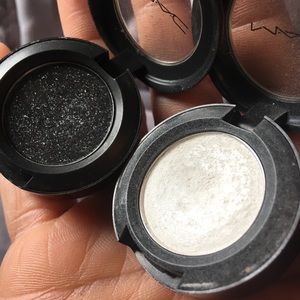Mac eyeshadow 2 bundle